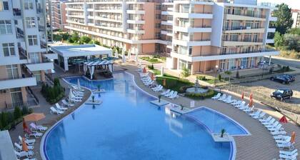 Großes Studio in Luxusanlage - Pool, Tennis, Fitnessraum