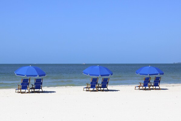 Studio, 1 King Bed (Beach & Tennis 2303) | Beach