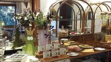 Daily buffet breakfast (EUR 5 per person)