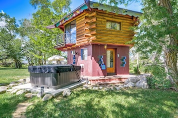 Clark Vacation Rental | 1BR | 1.5BA | 3,328 Sq Ft | Step Required