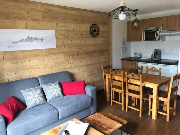 TV - Cozy 2BR apt for 6 in Peyragudes with ski access (Peyragudes)