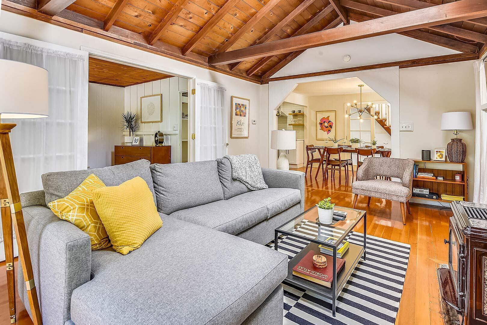Sunshine Grove ~ Stylish Retreat! Hot Tub. Close To Wine Country Activites - Jenner, CA