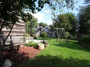 Children’s area - Comfortable house with fireplace and garden in Normandy (Les Loges-Marchis)