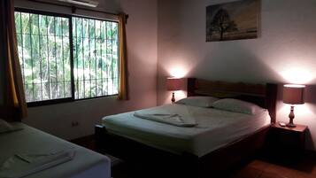 3 bedrooms, free WiFi, bed sheets