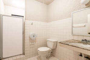 Standard Room, 2 Queen Beds, Pool View | Bathroom | Shower, rainfall showerhead, towels, soap - Hotel Las Garzas (Progreso)