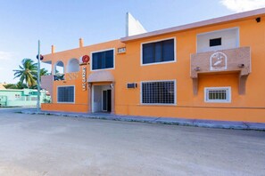 Front of property - Hotel Las Garzas (Progreso)