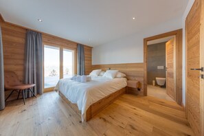 5 bedrooms, iron/ironing board, free WiFi, bed sheets - Chalet Oak Tree amazing, sauna, ski-in/out (Haute-Nendaz)