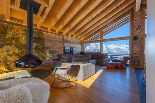 Grimpeur luxury duplex, Spa Access Front Telecabin