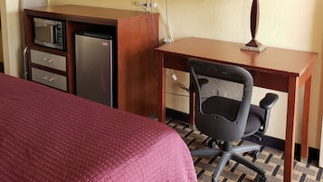 Standard Single Room, 1 King Bed | Desk, blackout drapes, free WiFi, bed sheets