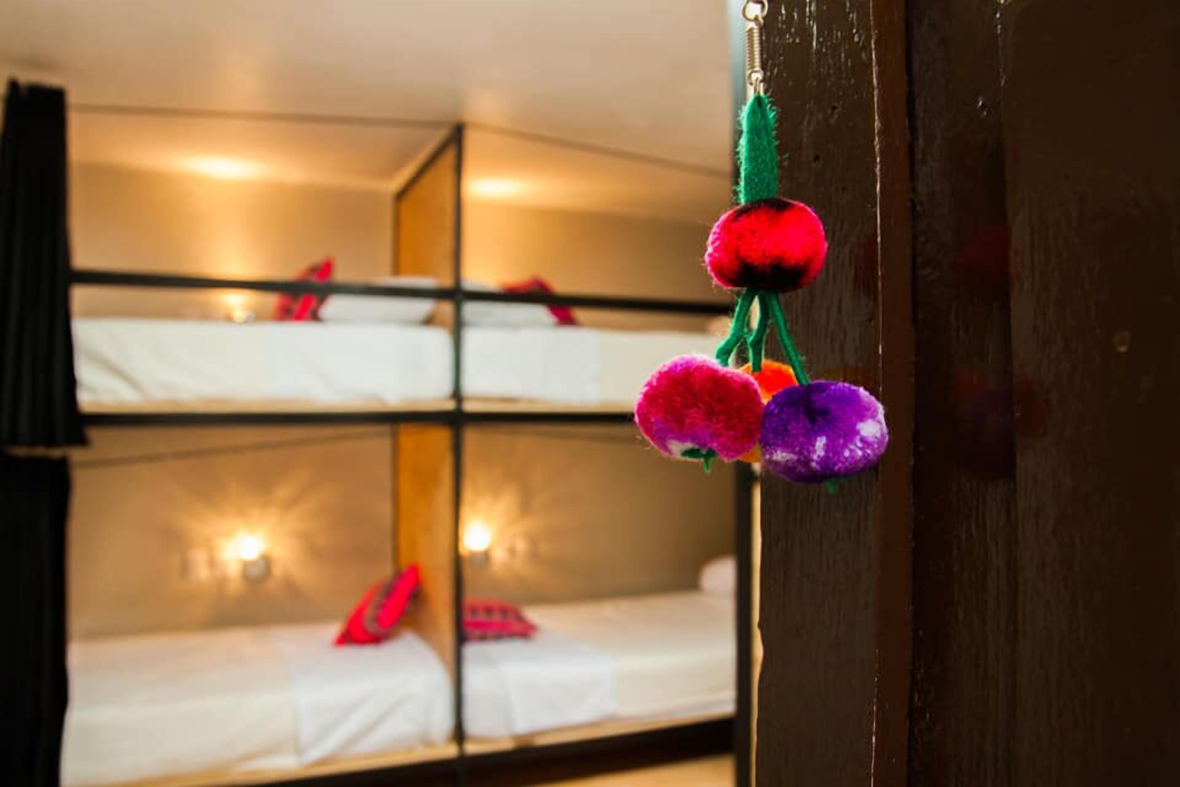 Shared Dormitory, Women only (6 Beds) | Tabla de planchar con plancha, wifi gratis y ropa de cama 