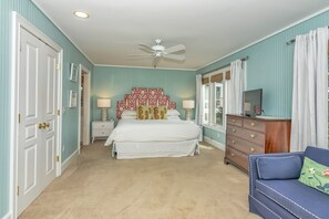 3 bedrooms, travel cot, WiFi