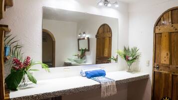 Romantic Double Room | Bathroom sink