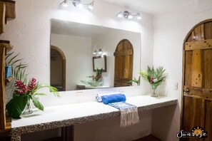 Romantic Double Room | Bathroom sink