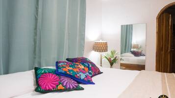 Romantic Double Room | In-room safe, individually decorated, individually furnished