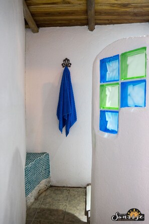 Romantic Double Room | Bathroom shower