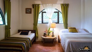 Dobbeltrom – deluxe, 1 soverom, fjellutsikt, ved fjell | Safe på rommet, individuelt dekorert og individuelt innredet