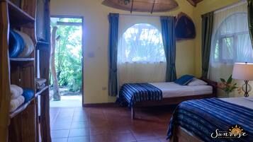 Cabane Supérieure, 1 chambre, vue montagne, cÎté montagne | Coffres-forts dans les chambres, décoration personnalisée