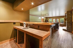 Interior - Fabulous Mountain Views, Secluded, Luxurious , Arcades, Theater, More (Gatlinburg)