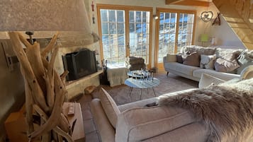 TV, fireplace, DVD player