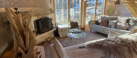TV, fireplace, DVD player