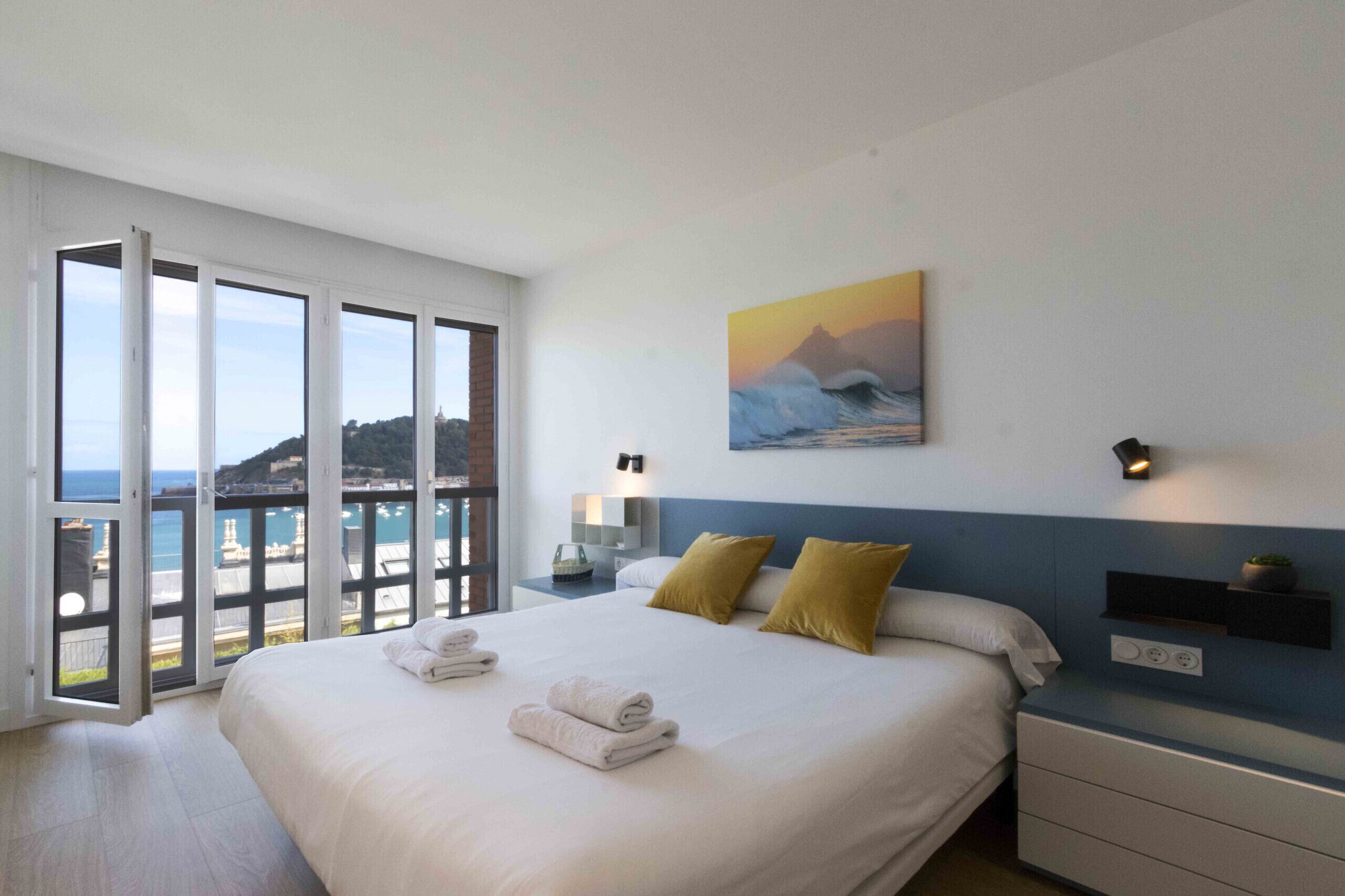 3 slaapkamers, een strijkplank/strijkijzer, gratis wifi, beddengoed