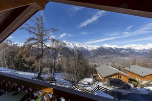 Property grounds - Chalet Nid Blanc wood burning hottub (Haute-Nendaz)