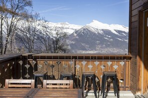 Outdoor dining - Chalet Nid Blanc wood burning hottub (Haute-Nendaz)