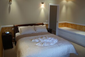 Een bureau, geluiddichte muren, babybedden (toeslag)