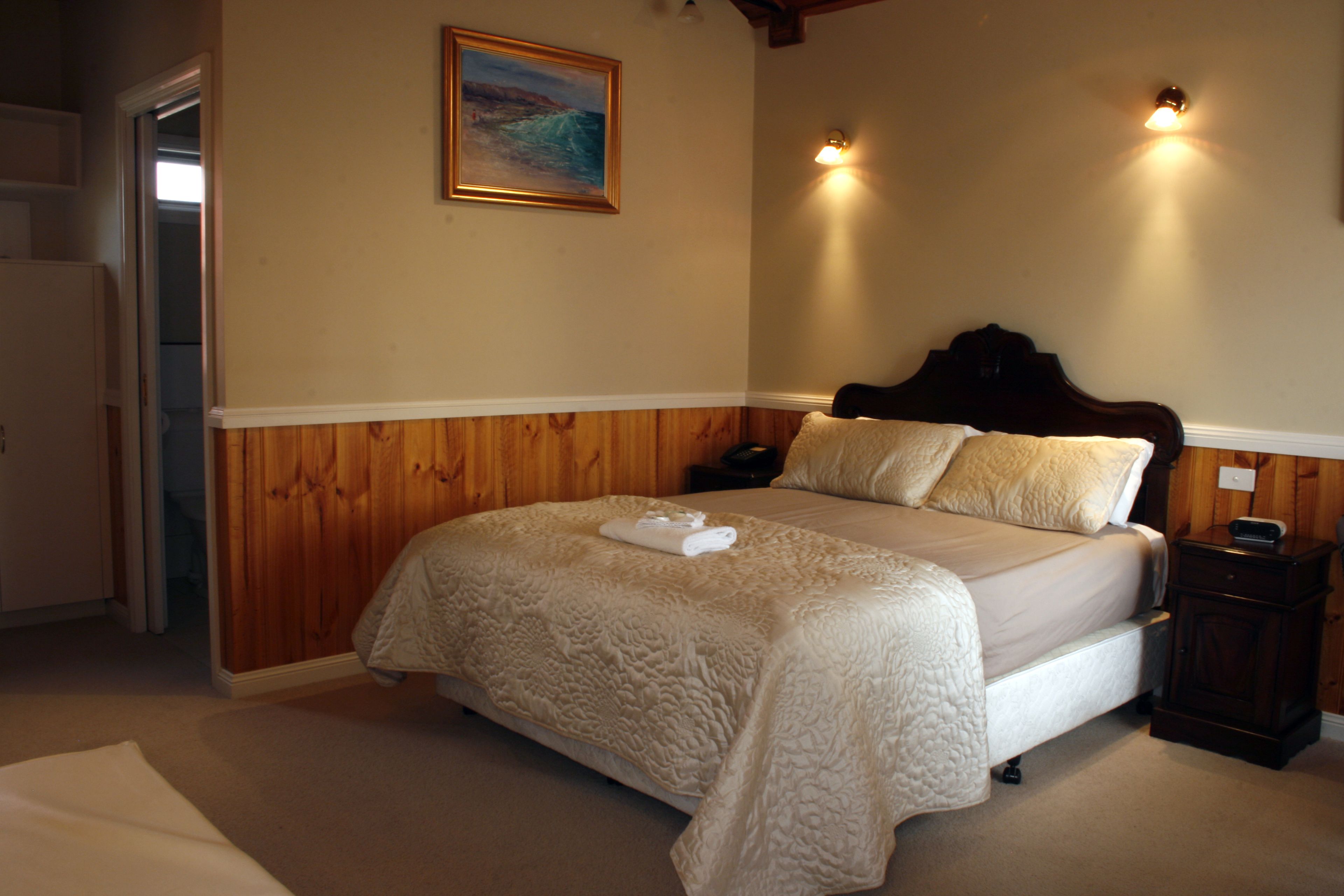 classic double room | 1 bedroom, desk, soundproofing, cots/infant beds