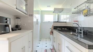 Standard Apartment, 2 Bedrooms, Courtyard View | Private kitchen | Stovetop, toaster, blender, toaster oven