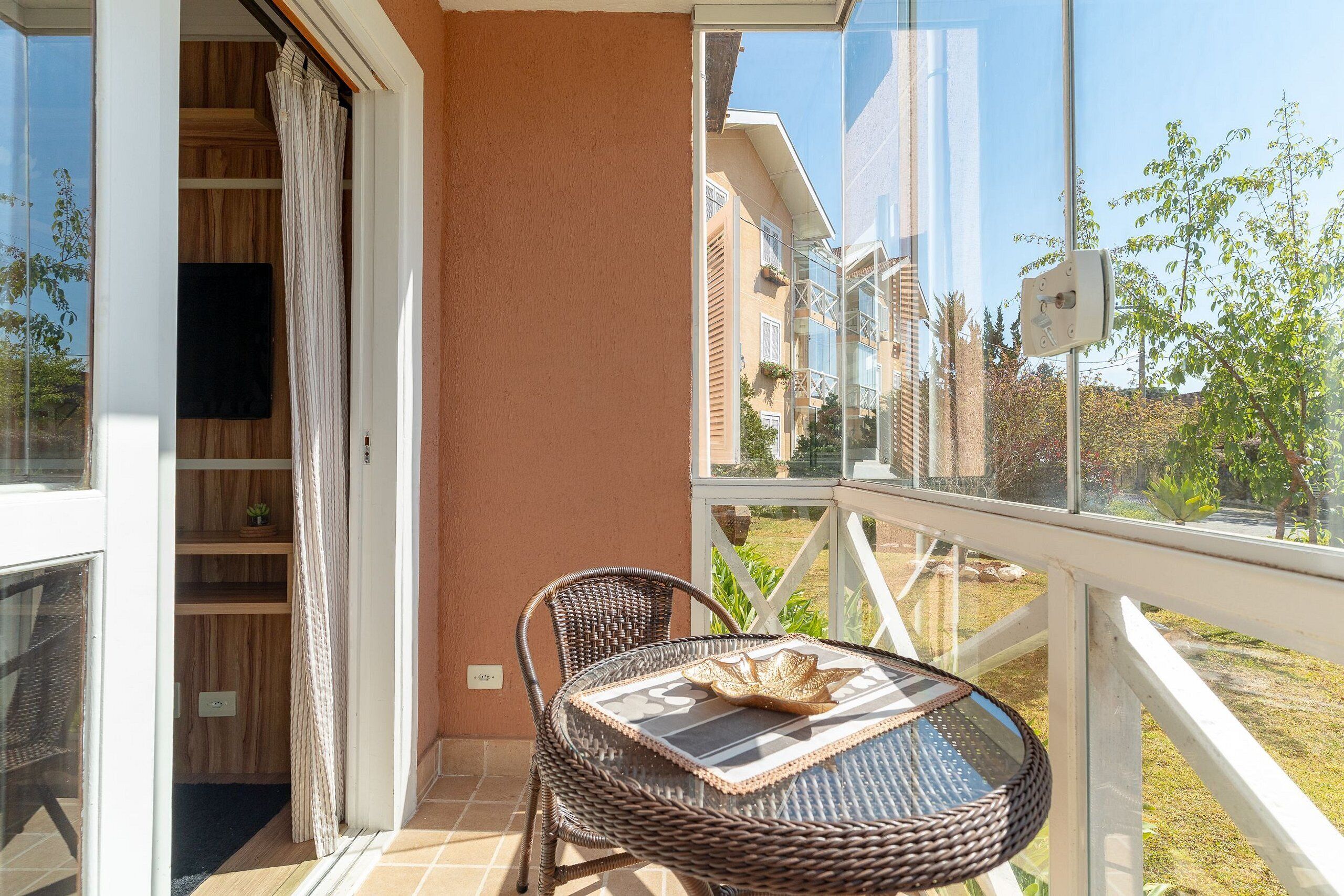 Standard Apartment, 2 Bedrooms, Courtyard View (Térreo) | Outdoor dining