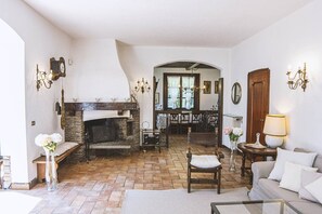 TV, fireplace, table tennis