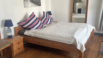 4 bedrooms, iron/ironing board, travel crib, WiFi