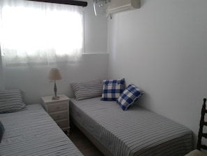 3 bedrooms, iron/ironing board, free WiFi, bed sheets - iLiana's seaside maisonette. (Spetses)
