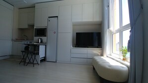 Family Double Room | Living area
