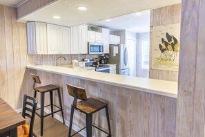 Fridge, microwave, oven, stovetop - Deeded beach access, 1st floor condo, Pool, Walk to Shops & Restaurants (Santa Rosa Beach)