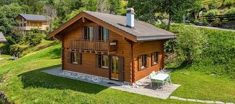 Chalet Les 2 Sabots - ski/in-out