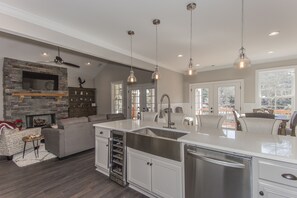 Interior - 104 Hawks Ridge - Lake House (Eatonton)