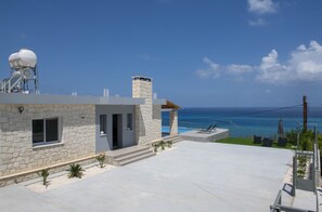 Terrace/patio - Villa Paradise Blue, AMAZING Sea& Mountain Views,Walk to the Beach (Pomos)