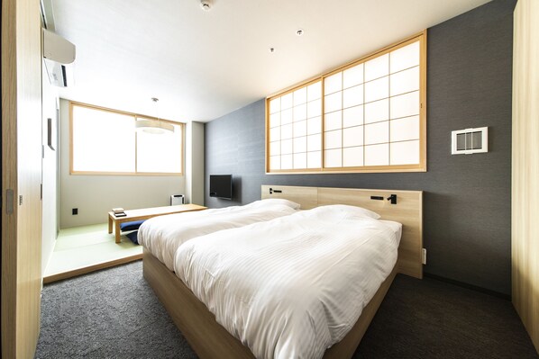 笔记本电脑工作区、免费 WiFi、床单