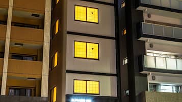 Façade de l’hébergement - soirée/nuit