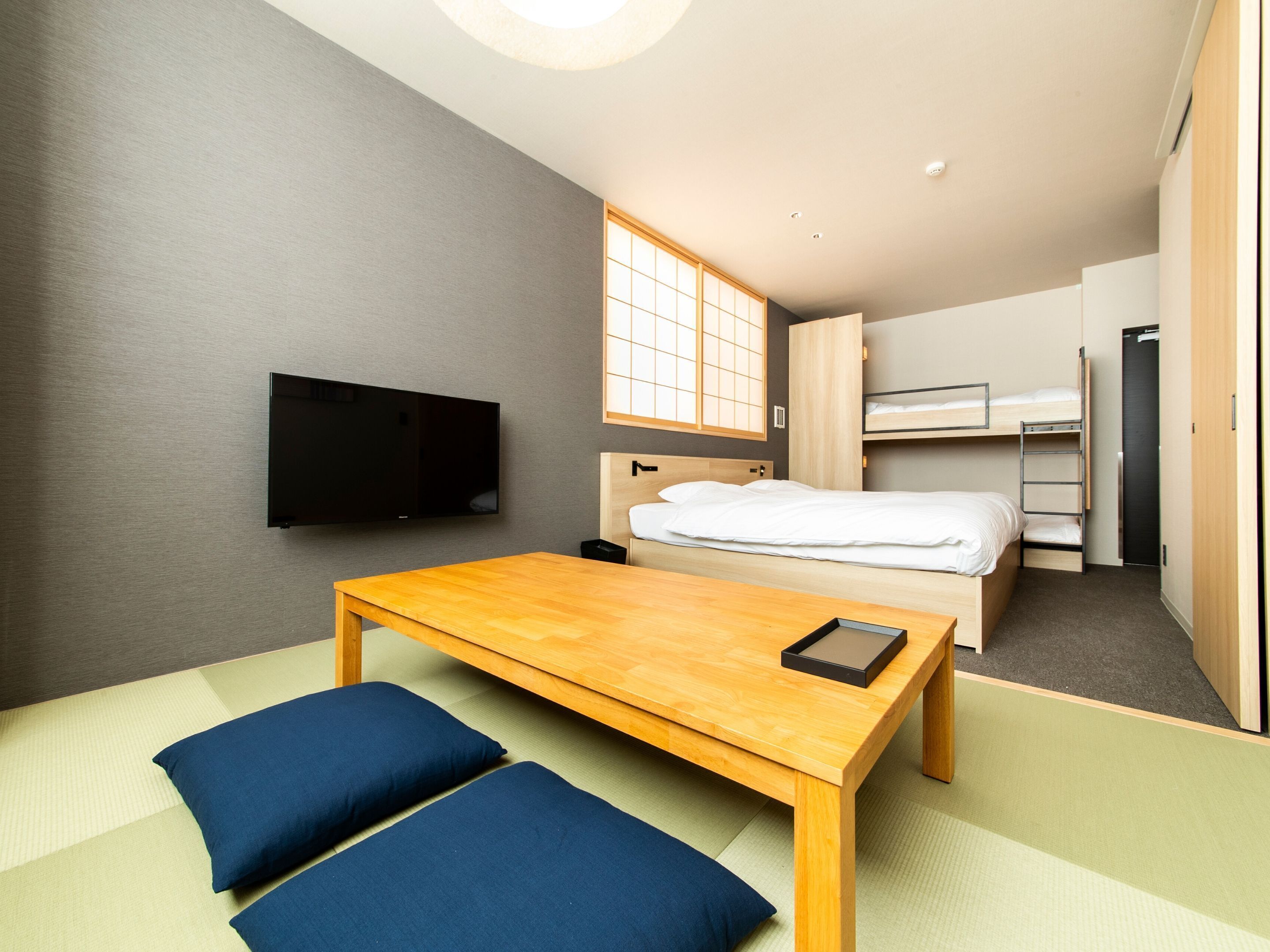 laptop workspace, free wifi, bed sheets