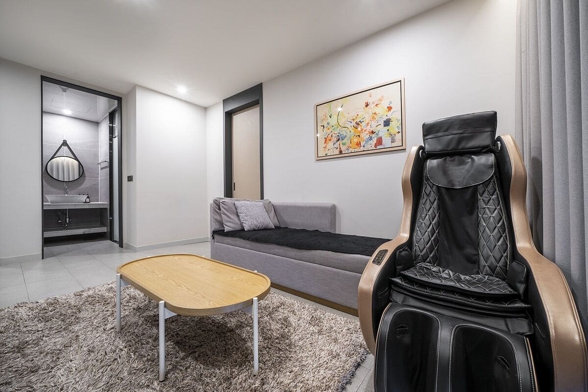 Blackout drapes, soundproofing, WiFi (free), individually decorated