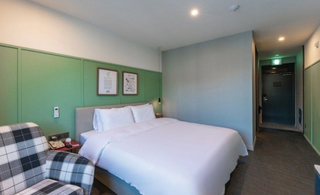 deluxe room (8 pm check-in on friday-sunday) | individually decorated, blackout curtains, soundproofing, free wifi