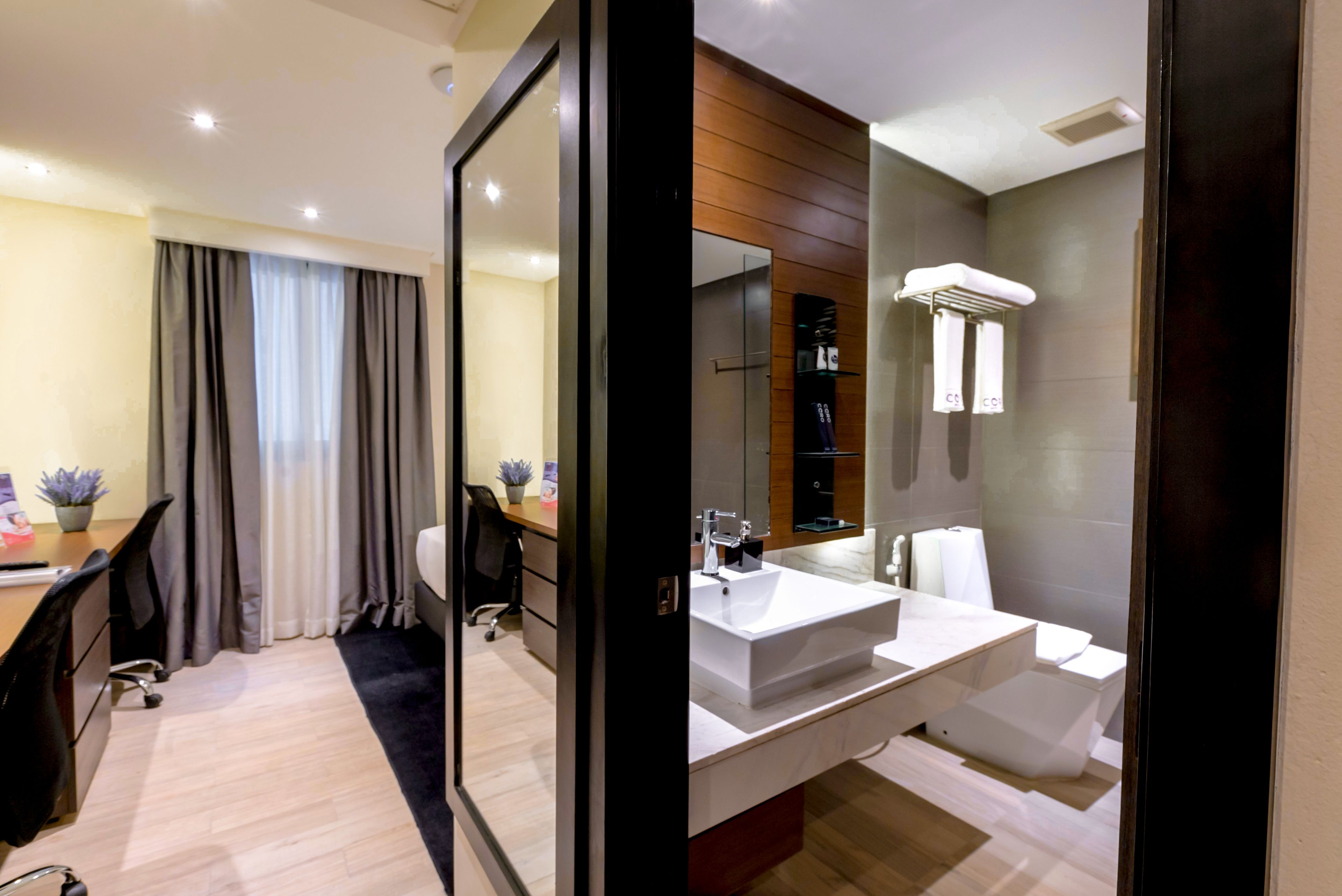 standard single room | 1 bedroom, minibar, in-room safe, desk