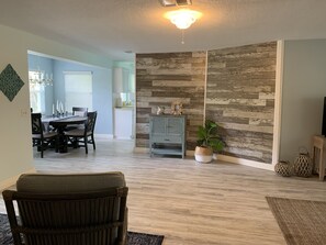 Interior - 3/3 ON WEEKI WACHEE RIVER (Weeki Wachee)