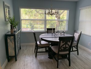 Dining - 3/3 ON WEEKI WACHEE RIVER (Weeki Wachee)