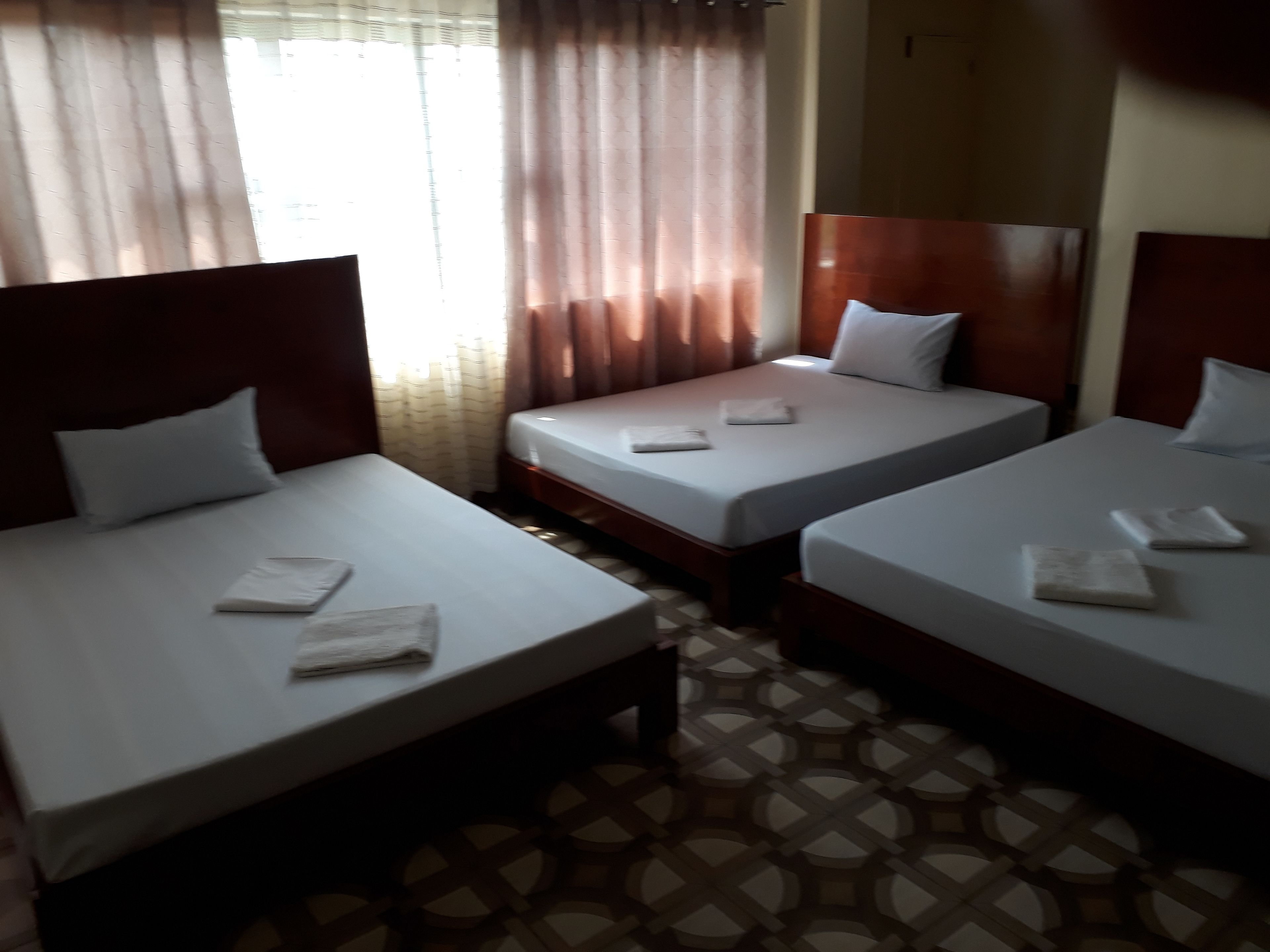 Deluxe Room | Egyptian cotton sheets, premium bedding, memory-foam beds, desk