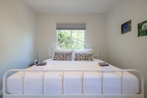 6 habitaciones, escritorio, tabla de planchar con plancha y wifi gratis 