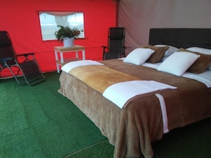 Individually furnished, bed sheets